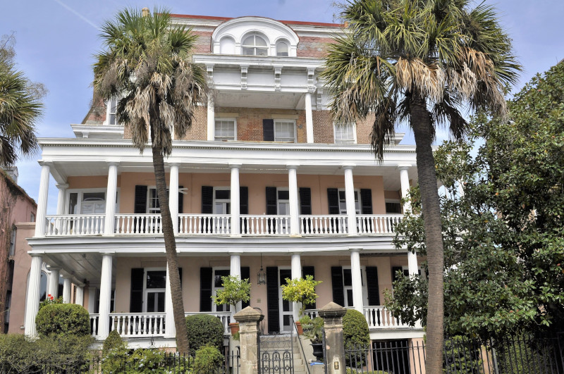 Discover_SC's tweet photo. South Carolina ghosts are said to make a little supernatural mischief at these 10 hotels and inns. https://t.co/eeuXzrjUJL #DiscoverSC https://t.co/Oic4IM8LYr