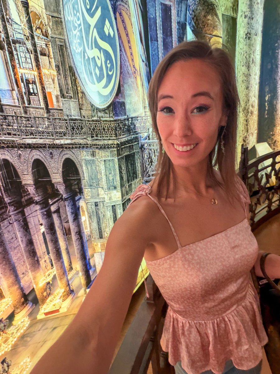 CLCA69's tweet photo. Had so much fun at the Lucas Museum! My favorite was obviously the Star Wars section. I tried using the Force to get through the gift shop without spending money… apparently, I’m not a Jedi yet. 😂✨

#LucasMuseum #StarWars #MayTheForceBeWithYou #LosAngeles #LifeWithChristyLove https://t.co/Lk42GEXgrL