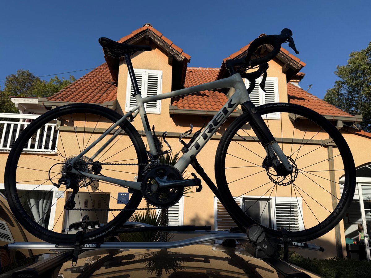 ValentinMoeller's tweet photo. Ich bin einfach so verliebt in dieses Rad. Trek Domane Al4 Gen 4. ich liebe den Look, wie es fährt…habe nur eine 38er Lenker dran gebaut. Ansonsten 10/10 Longride Alu-Rad!
Das für Speed ist das Wilier Rapida. Und mit beiden extrem zufrieden. https://t.co/v0RApeaGsq