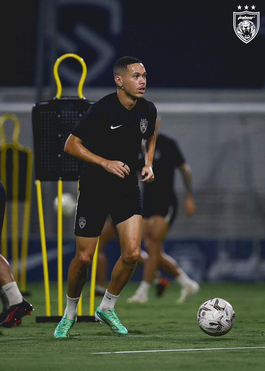 OfficialJohor's tweet photo. Back in training. Focus now shifts to the FA Cup 🔵🔴

More photos at https://t.co/BXgW3jtr6y

Hidup Johor Demi Johor
#WeAreAMovement
#WhatCanYouDo
#TheTMJeffect
#SouthernTigers
#JewelOfTheSouth https://t.co/6DwsWsK8jZ