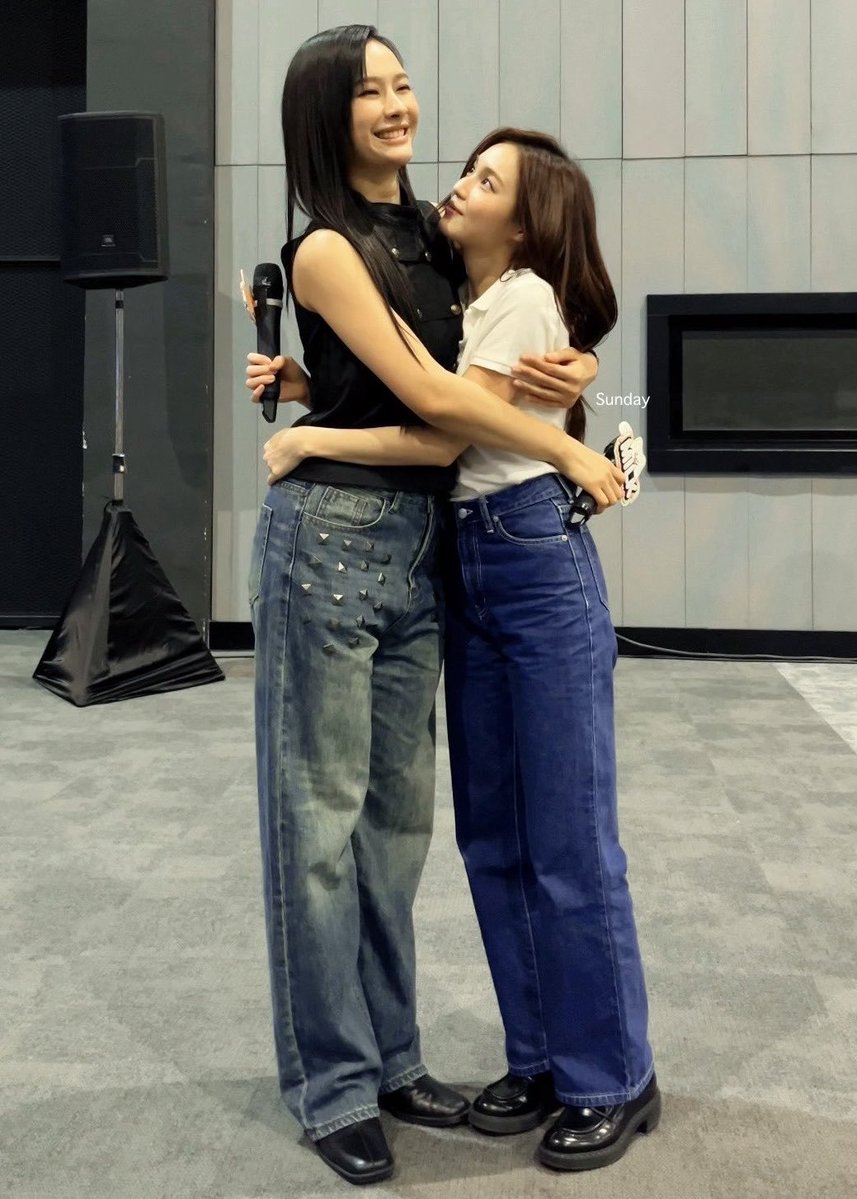 wackybooo's tweet photo. Height difference buffet 😋
#MilkLove #ViewMim #NychaPrim https://t.co/KxQ0VN0vv8
