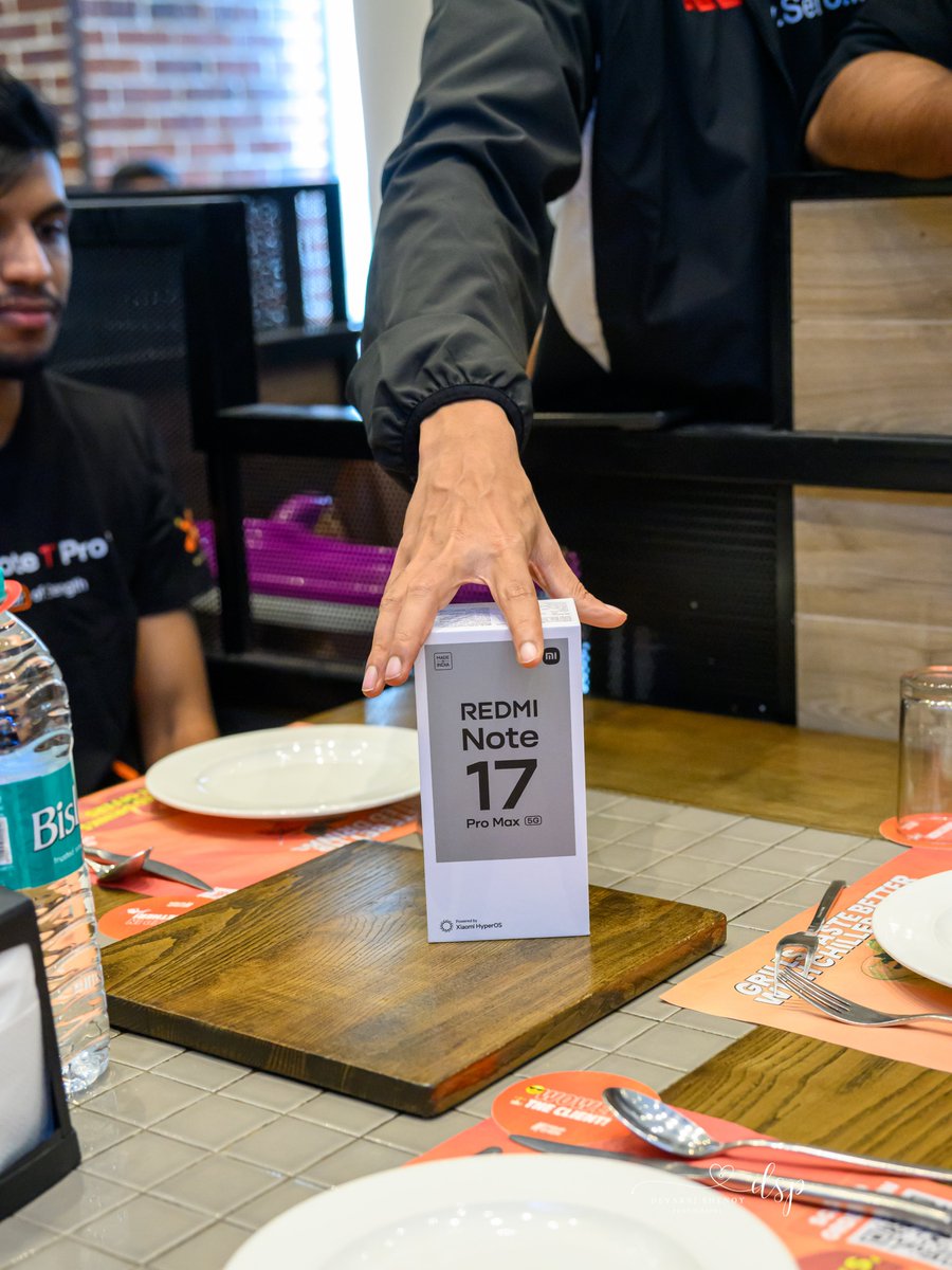 Iam_MrAustin's tweet photo. @XFCKerala fans had great time and was exhilarating with #REDMINote17ProSeries, Now unlock boundaries to extremes, worry free battery ๐ and this wouldn't be possible without @pixelwithme @Ritij @xiaomicreators @RedmiIndia @sourav_ak_ @Amalmurale
#XiaomiFansClub https://t.co/dNeAvFsrV2