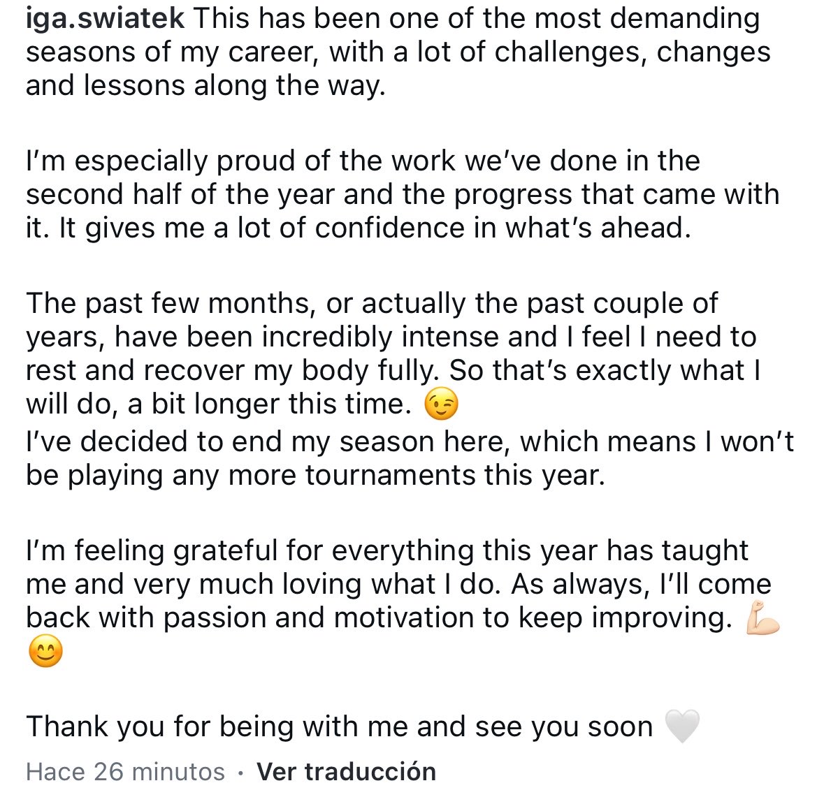 _canchacentral's tweet photo. 🚨 Iga Swiatek🇵🇱 se bajó del WTA500 de Ningbo y dio por finalizada su temporada 2026.

Así lo comunicó Iga en su cuenta de Instagram:

🗣️ “Esta ha sido una de las temporadas más exigentes de mi carrera, con muchos desafíos, cambios y lecciones en el camino”

🗣️ “Estoy especialmente orgullosa del trabajo que hemos hecho en la segunda mitad del año y del progreso que vino con él. Me da mucha confianza para lo que viene”

🗣️ “Los últimos meses, o más bien los últimos años, han sido increíblemente intensos y siento que necesito descansar y recuperar mi cuerpo por completo. Así que eso es exactamente lo que haré, un poco más de tiempo esta vez”

🗣️ “He decidido terminar mi temporada aquí, lo que significa que no jugaré más torneos este año”

🗣️“Me siento agradecida por todo lo que este año me ha enseñado, estoy disfrutando muchísimo lo que hago. Como siempre, volveré con pasión y motivación para seguir mejorando. Gracias por estar conmigo y hasta pronto 🤍”.