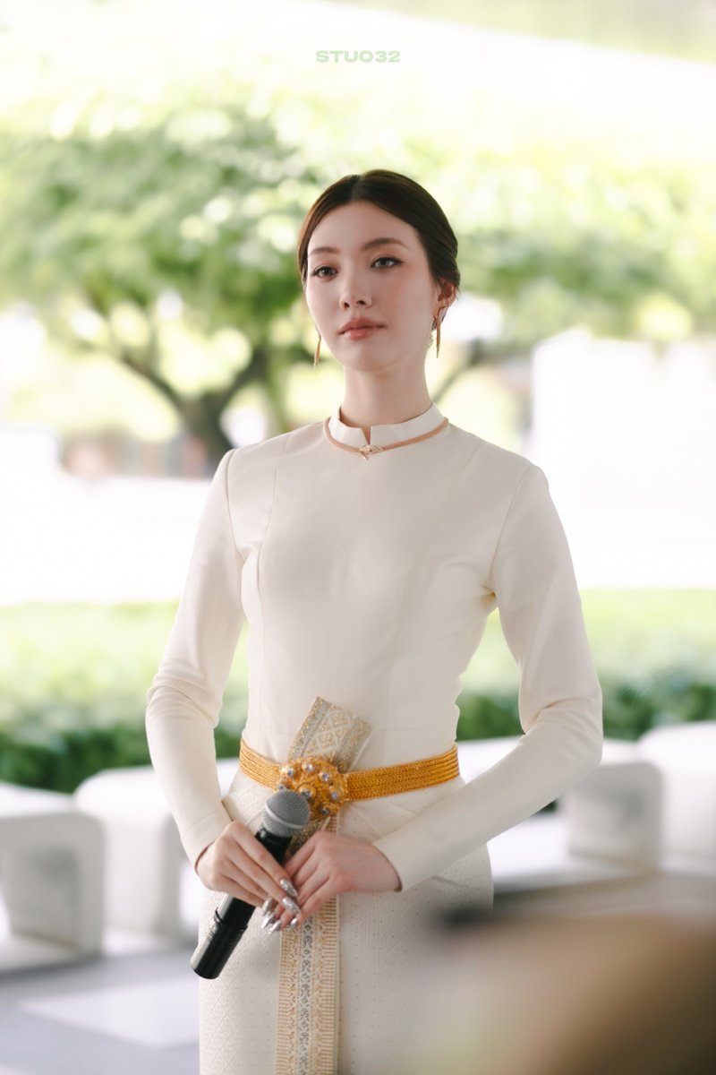 StuO32's tweet photo. 🤏

#ChudThaiXOrmKornnaphat 
#OrmKornnaphat #ออมกรณ์นภัส 
#ChudThai 
#กรมส่งเสริมวัฒนธรรม 
#ผ้าไทยใส่ให้สนุก https://t.co/Px6BSaeMOJ