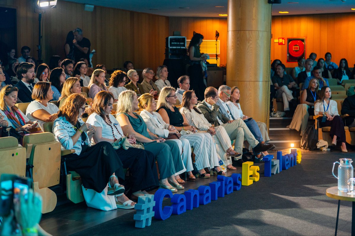 canariasestalen's tweet photo. 🌟 ¡Canarias es Talento sitúa a Lanzarote en el epicentro de la gestión del talento turístico!

Más de 200 asistentes participaron en el IV Encuentro, que también despertó el interés de otros destinos.

🤝 Una jornada para impulsar el talento y construir el futuro del turismo. https://t.co/7u2nnp3ikP