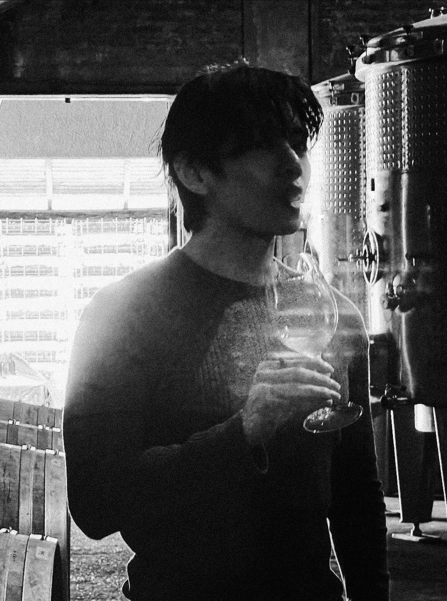 meroutro's tweet photo. 🍃🍷 https://t.co/L8xvYJS4MJ