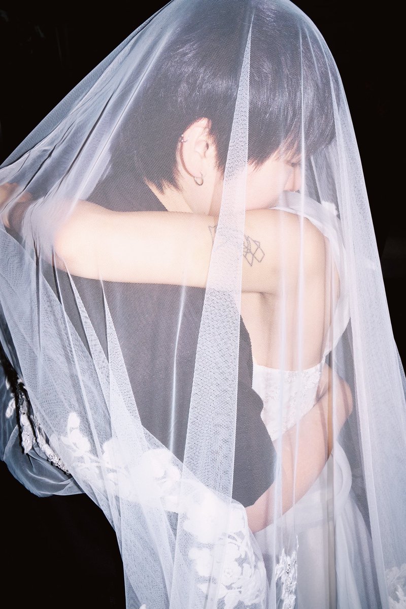 naras_Kim's tweet photo. LGBT라도 신부X신부 웨딩으로 광고 받는다 이거야 !!!!! 보여준다 이거야!!!!!! https://t.co/8qe7snMBiC