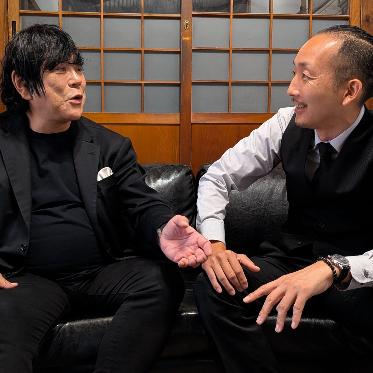 ai_no_oka's tweet photo. 大仁田厚さんが愛の丘の拠点にお越しくださり対談させていただきました。
私が起業した理由や想い、今後の目標、そしてこれまで歩んできた人生などなど。
BS TIMES様の取材の中で、大仁田さんとざっくばらんに、様々なお話をさせていただきました
#大仁田厚 #ペットセレモニー愛の丘 #BSTIMES https://t.co/JmiUWsiOw6