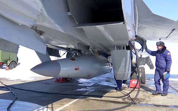 jimgeraghty's tweet photo. The Ukrainian military spends a lot of time looking at Russian drones, bombs, missiles, crashed planes, etc., taking them apart and figuring out where all the parts come from, and figuring out where Russia is getting the components. A 23-foot-long Kinzhal hypersonic missile has a lot of chips and electronics inside, and the Ukrainians have identified a whole lot of parts . . . and a bunch of them were made by American companies.