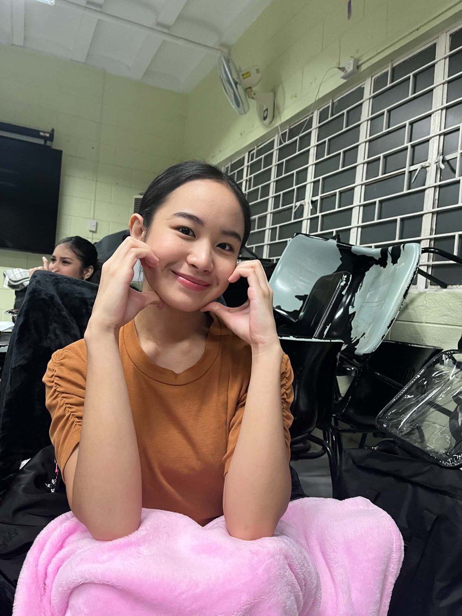 heeeathgarden's tweet photo. na para bang naging hs sweethearts sila sa isang national high school sa probinsya nila, tas naghiwalay ng landas kasi parehong iska at isko na lumuwas ng maynila para makipagsapalaran at abutin ang mga pangarap sa buhay https://t.co/8VaoJFS2R8