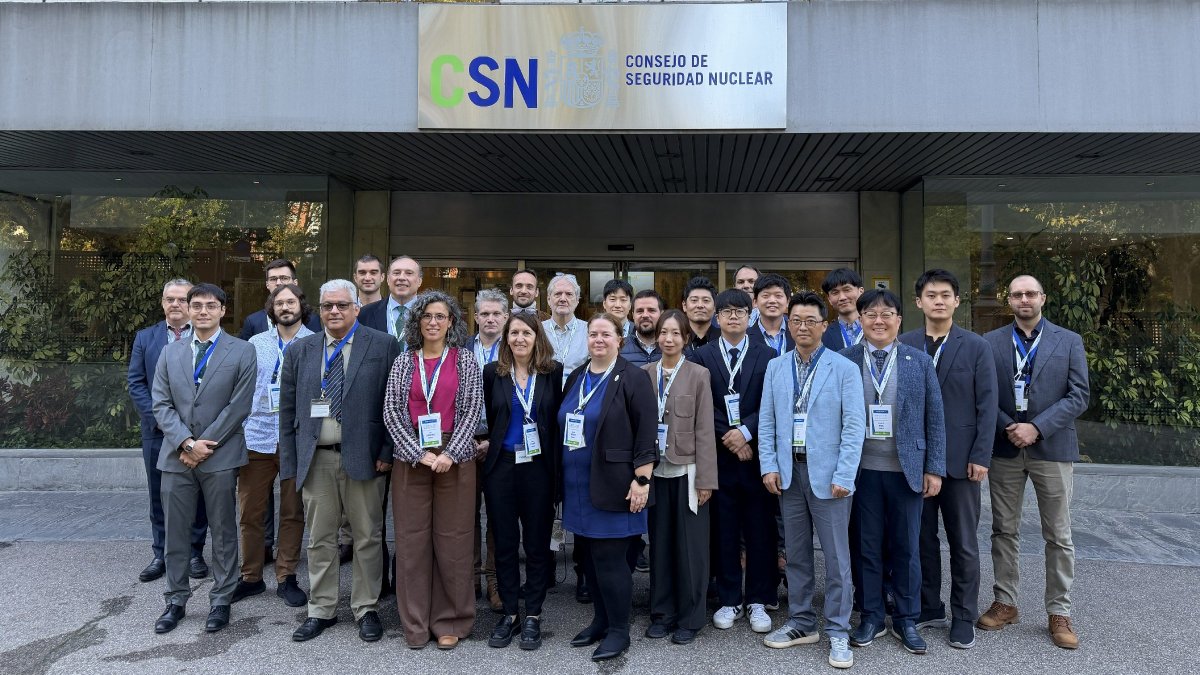 CSN_es's tweet photo. ⚛️El #CSN acoge el encuentro del proyecto ATLAS 4, impulsado por la @OECD_NEA, para avanzar en la seguridad de los nuevos reactores nucleares y sistemas pasivos de refrigeración.
ℹ️ Más detalles: https://t.co/oR2Ux6hlZ9 https://t.co/96pUdDGDjf