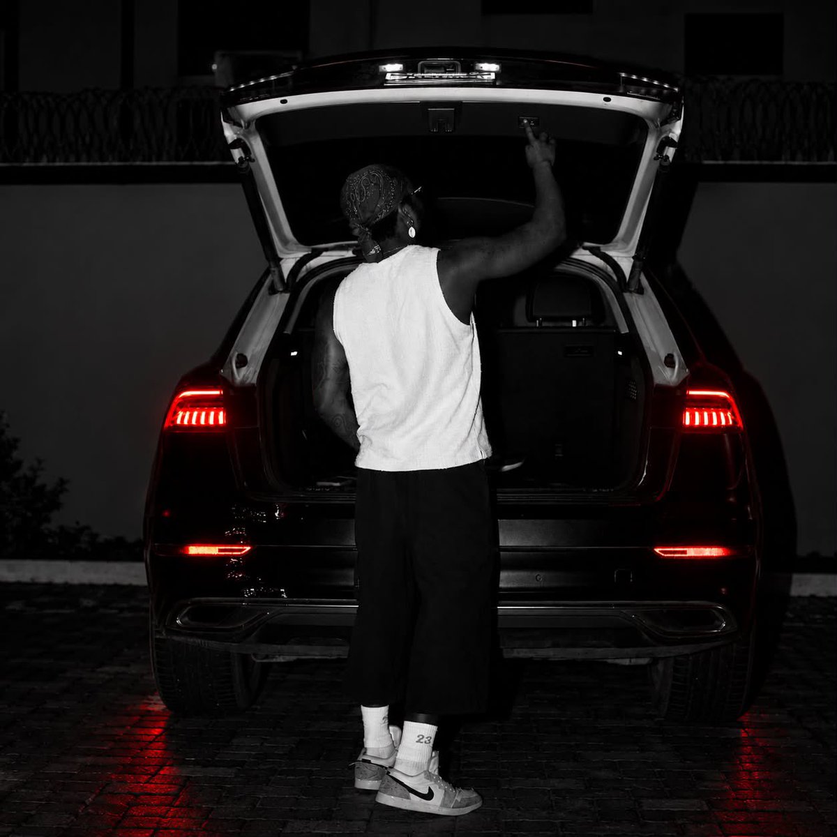 Teazy____'s tweet photo. I’ve been putting a lot into this project, and I can’t wait to finally share this part of me with you all. This one means a lot to me, and I hope you connect with it as much as I did creating it. The wait is almost over.

SOS 🆘❤️‍🔥 INCOMING… https://t.co/1kl1JMbh8A