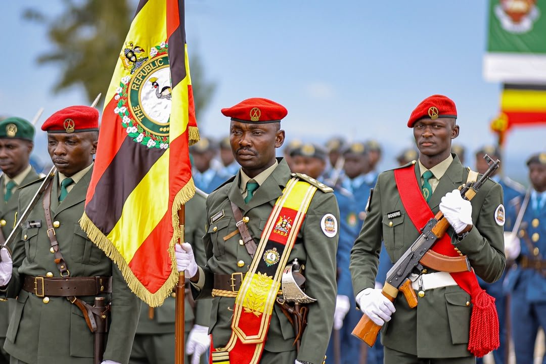 DesireKAmanya's tweet photo. Lt. Col. John Mugarura commanded the parade.
Outstanding cadets received awards for their performance before the newly commissioned officers took the oaths of allegiance and secrecy. https://t.co/77SER5pJ4t