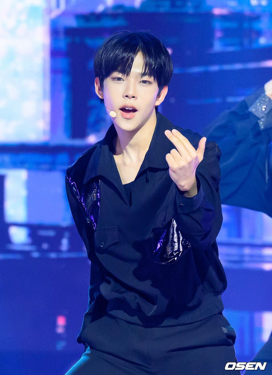 Soulmatezip's tweet photo. 201026 SBS LIFE ‘THE SHOW

#A2O #A2OSOUL #SUPERSTAR #Seoha https://t.co/4E2EiY65nJ