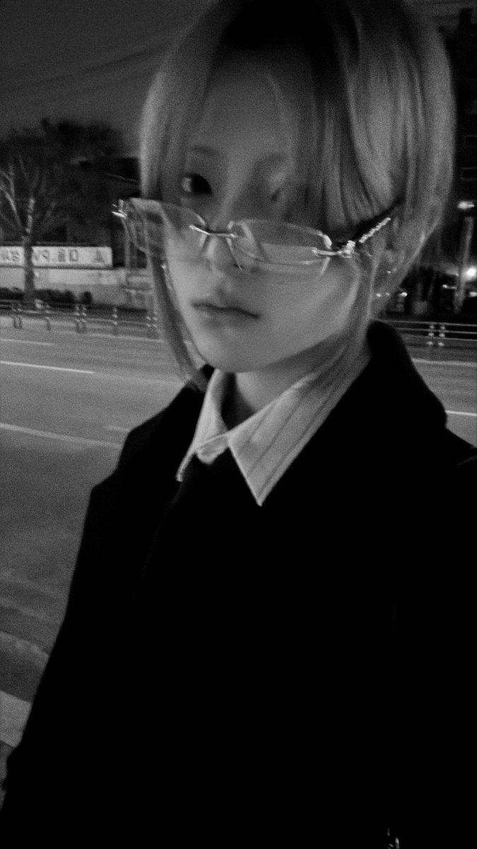 eux00 tweet picture