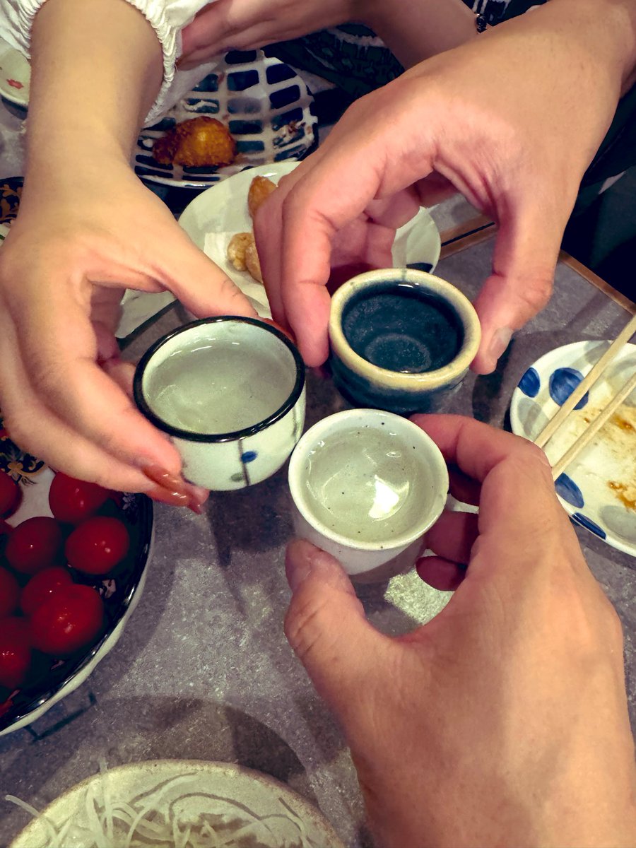 KBY4KBY4's tweet photo. 週一チートデー。おいしいみず。俺たちはできるだけ長く飲めるように生きようぜ🍶 https://t.co/jcPYAshbbB