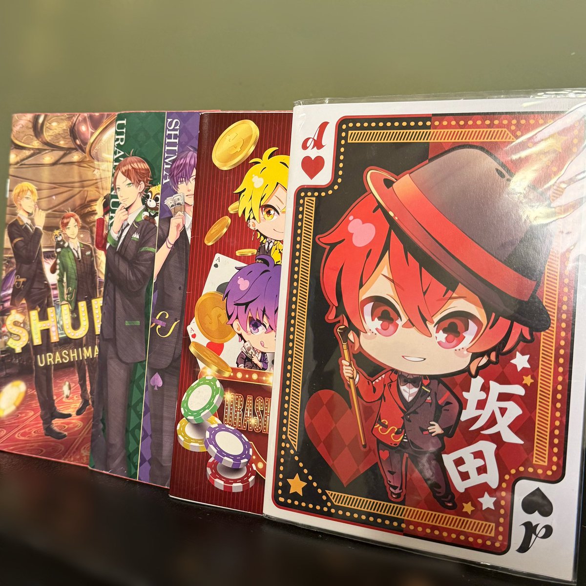 amerr___yorr's tweet photo. 今よりも頻繁にコンビニへ通うイベント発生してたよね。1番手前に関しては未だ未開封 https://t.co/fpOZopapgm