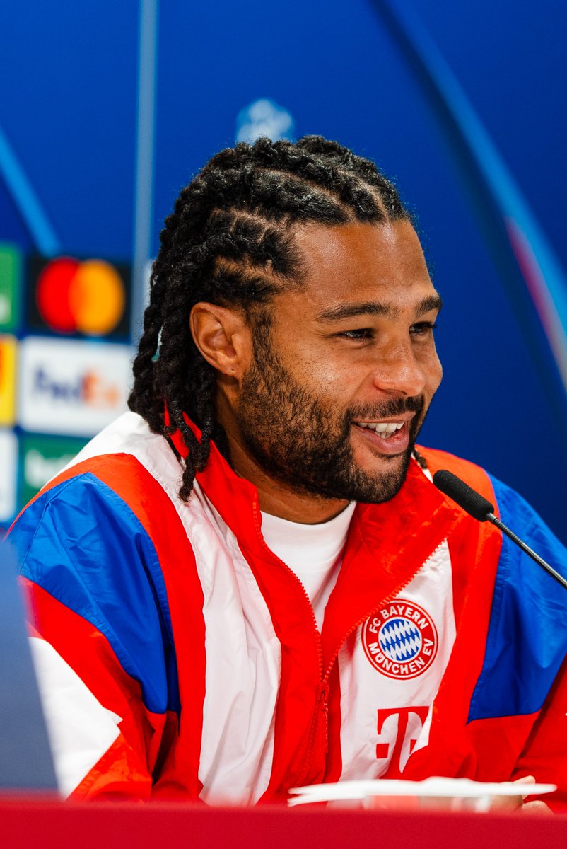 FCBayernEN's tweet photo. "𝙄𝙣 𝙖 𝙘𝙡𝙖𝙨𝙝 𝙡𝙞𝙠𝙚 𝙩𝙝𝙞𝙨, 𝙬𝙝𝙚𝙣 𝙩𝙬𝙤 𝙩𝙤𝙥 𝙩𝙚𝙖𝙢𝙨 𝙛𝙖𝙘𝙚 𝙚𝙖𝙘𝙝 𝙤𝙩𝙝𝙚𝙧, 𝙞𝙩 𝙖𝙡𝙬𝙖𝙮𝙨 𝙘𝙤𝙢𝙚𝙨 𝙙𝙤𝙬𝙣 𝙩𝙤 𝙬𝙝𝙤’𝙨 𝙤𝙣 𝙩𝙤𝙥 𝙛𝙤𝙧𝙢 𝙤𝙣 𝙩𝙝𝙚 𝙙𝙖𝙮. 𝙄𝙩’𝙨 𝙖𝙡𝙡 𝙖𝙗𝙤𝙪𝙩 𝙪𝙨 𝙗𝙚𝙞𝙣𝙜 𝙞𝙣 𝙗𝙚𝙩𝙩𝙚𝙧 𝙛𝙤𝙧𝙢 𝙩𝙤𝙢𝙤𝙧𝙧𝙤𝙬. 𝙒𝙚 𝙙𝙤 𝙨𝙩𝙞𝙡𝙡 𝙝𝙖𝙫𝙚 𝙖 𝙗𝙞𝙩 𝙤𝙛 𝙖 𝙨𝙘𝙤𝙧𝙚 𝙩𝙤 𝙨𝙚𝙩𝙩𝙡𝙚 𝙛𝙧𝙤𝙢 𝙡𝙖𝙨𝙩 𝙨𝙚𝙖𝙨𝙤𝙣."