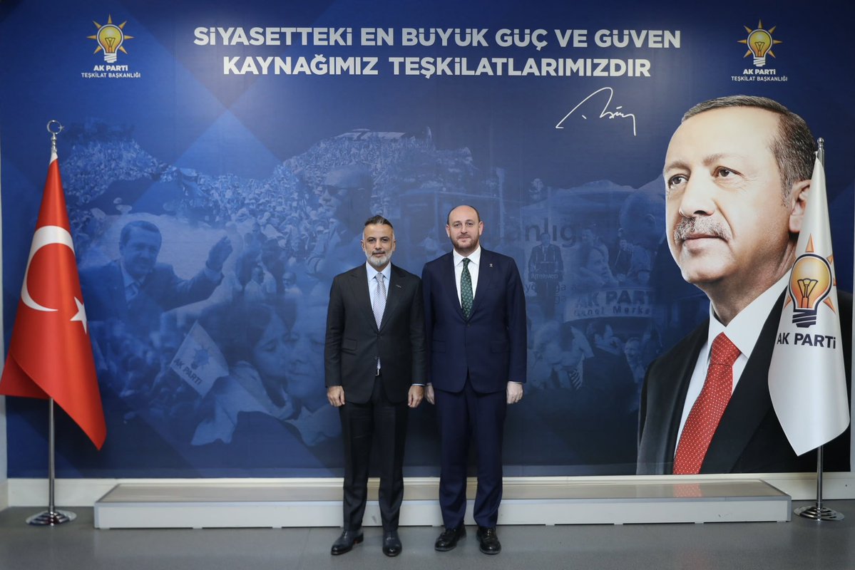 orhanaydin's tweet photo. 📍Ankara

AK Parti Genel Başkan Yardımcısı ve Teşkilat Başkanı, Yalova Milletvekilimiz Sayın Ahmet Büyükgümüş’ü AK Parti Genel Merkezi’nde ziyaret ettik.

Gerçekleştirdiğimiz görüşmede; Türkiye Yüzyılı vizyonu doğrultusunda iş dünyası olarak yürüttüğümüz çalışmaları, ülkemizin güncel ekonomik gündemini, yerel kalkınma dinamiklerini ve üretim ile sanayi ekosistemimizin güçlendirilmesine yönelik atılabilecek adımları istişare ettik.

Ülkemizin kalkınma hedeflerine ulaşmasında, Anadolu’nun üretim gücünün ve girişimcilik potansiyelinin harekete geçirilmesinin önemini bir kez daha vurguladık.

Sayın Başkanımıza nazik ev sahipliği, iş dünyamıza gösterdiği yakın ilgi ve kıymetli istişareleri için şahsım ve @ASKON camiamız adına teşekkür ediyor, çalışmalarında muvaffakiyetler diliyorum.