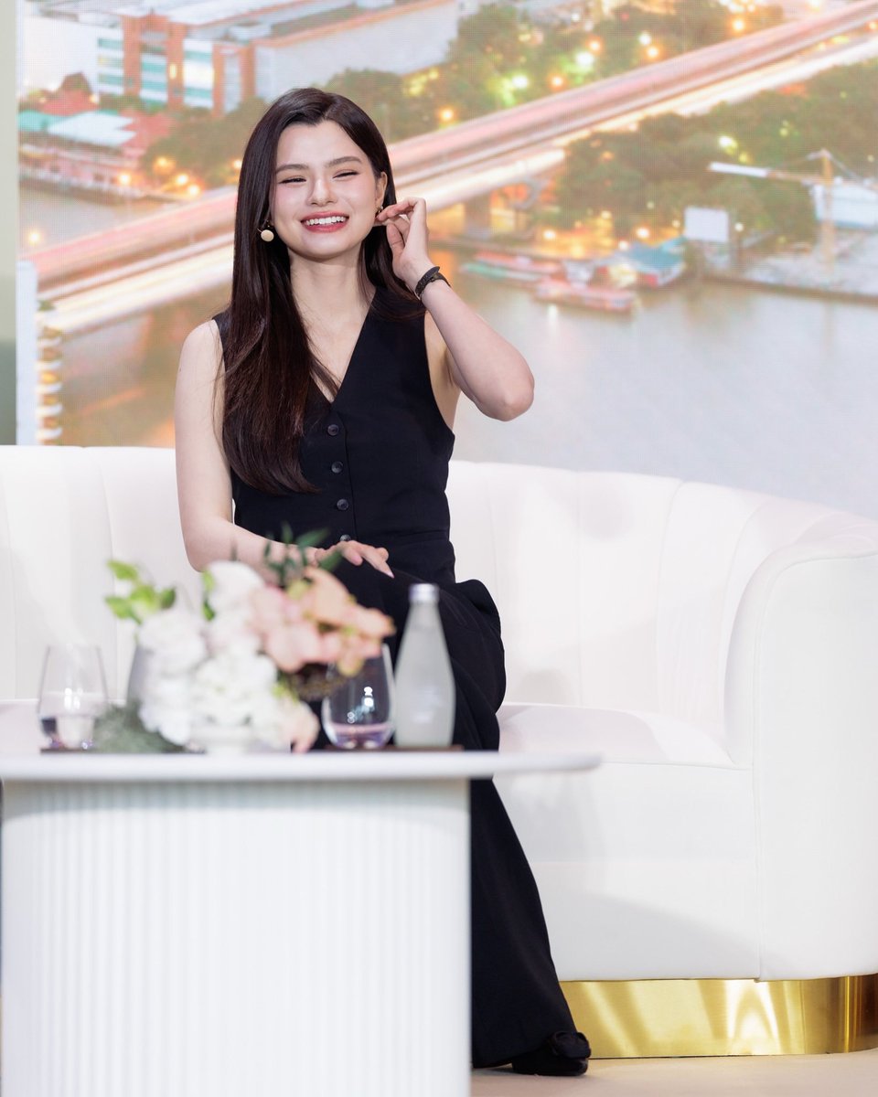nangnang_gf's tweet photo. Boss Rebecca 🫠

#FTLuxuryxBecky
#FTLuxury
#beckysangels https://t.co/Nl1jNY5FjW