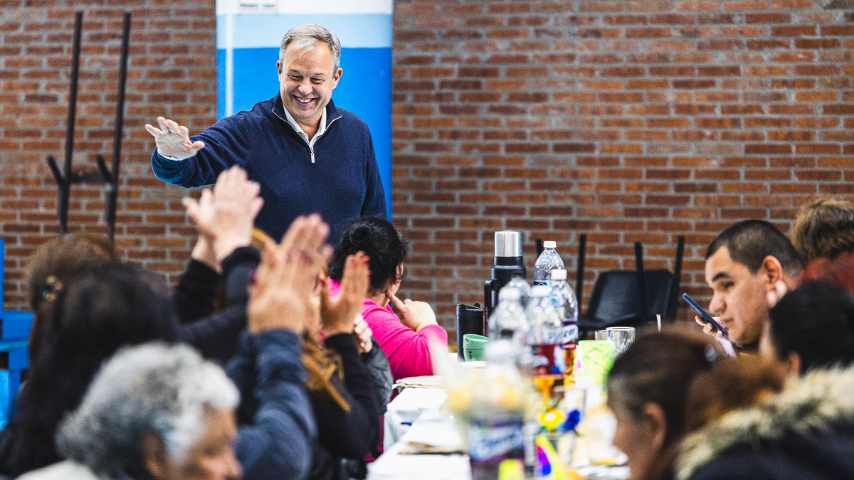 CascallaresPJ's tweet photo. ❤️🫂 En una emotiva jornada acompañamos a nuestras trabajadoras vecinales brownianas agradeciéndoles por el importantísimo trabajo que realizan todos los días en los barrios de nuestro querido distrito. 

@JuanoFabiani @barbi_minan @paulaeichel 

#BrownConVos https://t.co/u5ESAH0Nl6