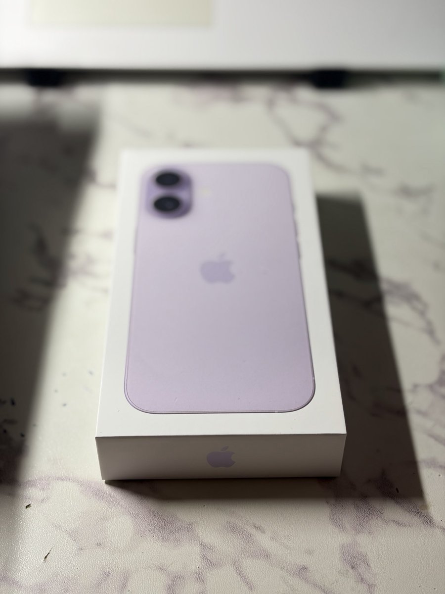 satominkomusume's tweet photo. 昨日、iPhone17買ったー！
Apple Storeで現金一括で買って安かった♡ https://t.co/WmIxB94ctv