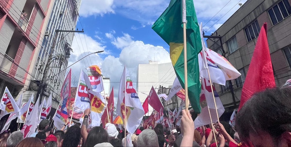 lnlvsp's tweet photo. Eu #voto13pelobolsafamília https://t.co/lamR48BtJs