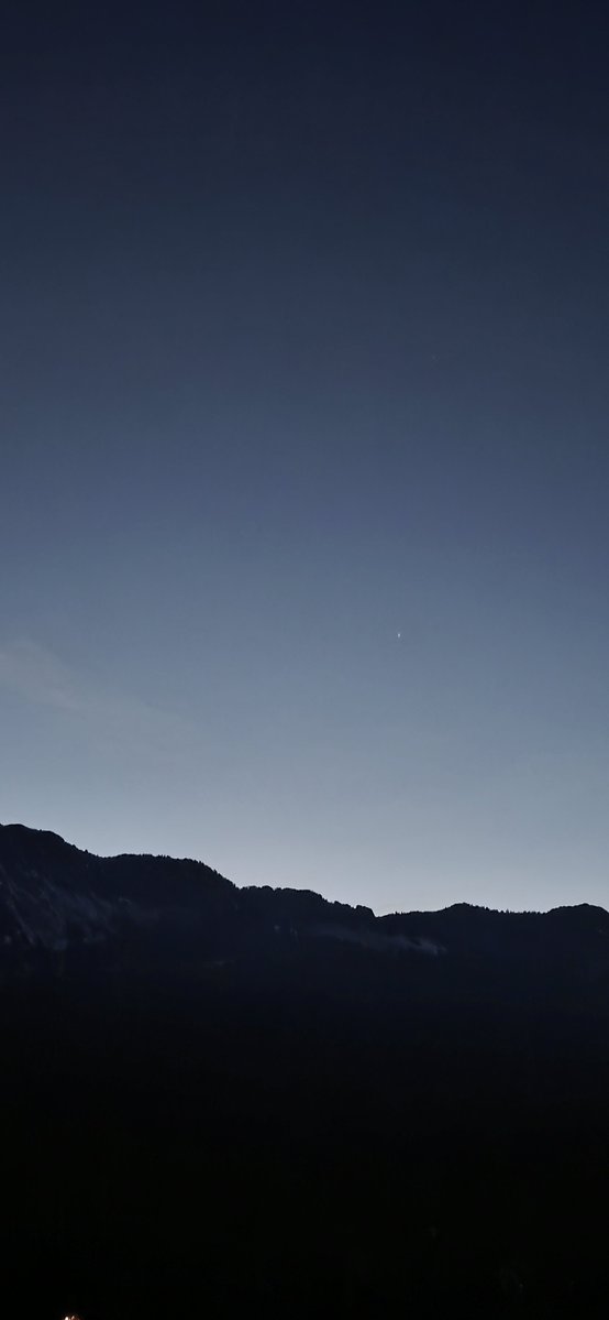 inspiredcreatv's tweet photo. I'm staying at a friends house outside of Bozeman. It was a beautiful night last night. Some skywatching photos. I saw a shooting star too. Was an awesome night. https://t.co/kF4WRq3lul