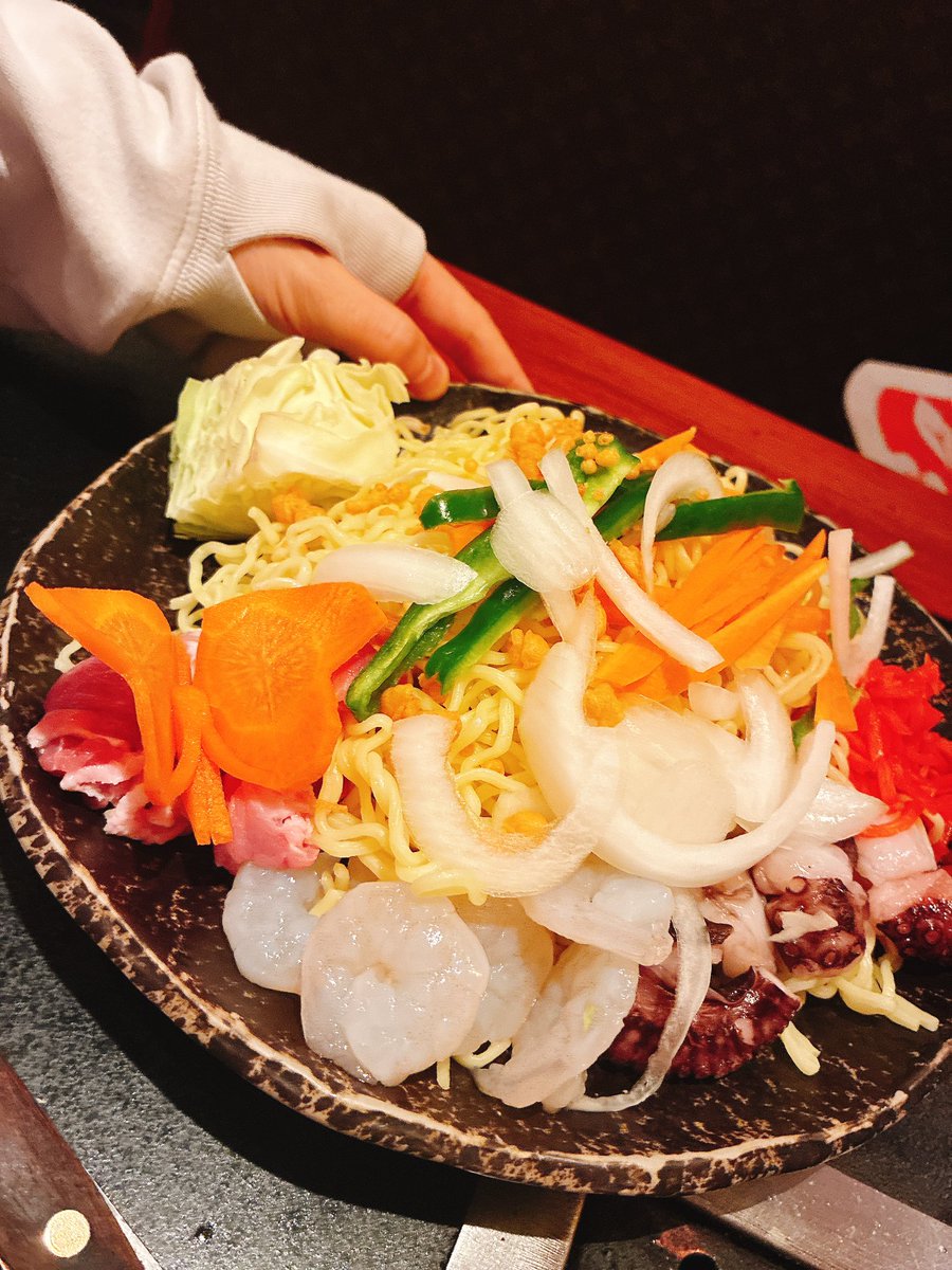 ameameTRPG's tweet photo. ウノに誕生日祝ってもらってきた🥳
掘り炬燵で落ち着けるお店で幸せな空間だった〜！！！！
ねるこも念飛ばしてくれてありがとね………🫶 https://t.co/n1AS8ocfqf