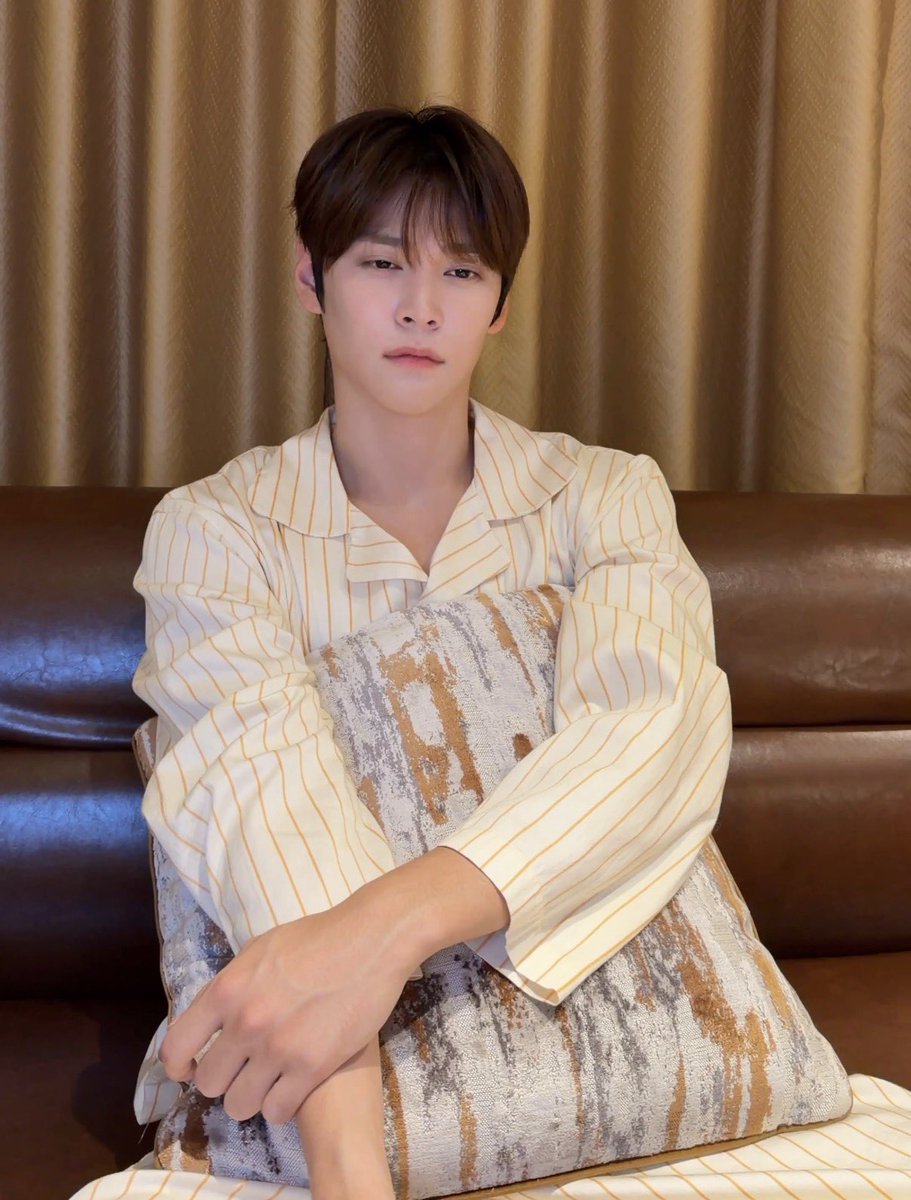 mellamop4's tweet photo. หนูง่วงแล้ว มะไหร่แช้มจะกลับหลอ :( หนูคอพับไปแย้วนะ…😕 https://t.co/4y4h2Vy7kg