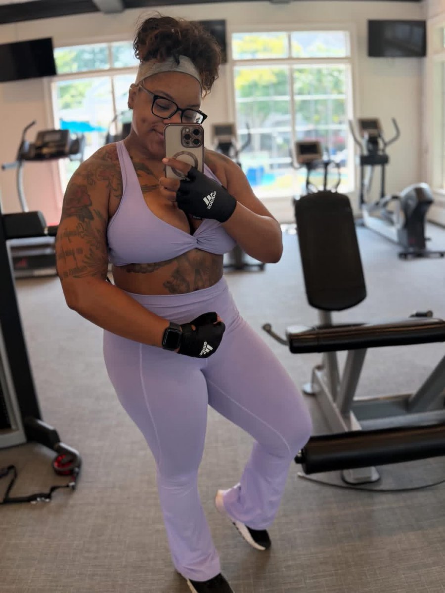 Thick_thick_f's tweet photo. Gym 💦💦👀🤪 https://t.co/fjPPTMN2om