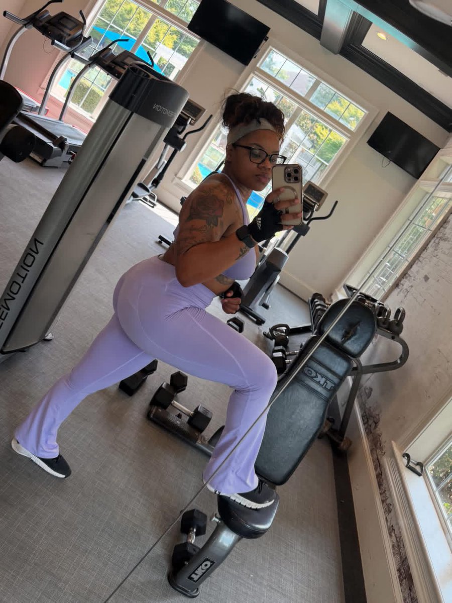 Thick_thick_f's tweet photo. Gym 💦💦👀🤪 https://t.co/fjPPTMN2om