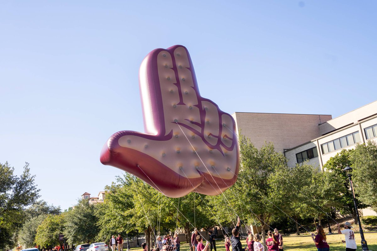 txst's tweet photo. This Saturday, Bobcats and the community take over downtown San Marcos for the new Homecoming Spirit Parade! 🐾 The parade rolls out at 9 a.m., tailgate at Boko’s Backyard starts at 12:30 p.m., and kickoff is at 6:30 p.m.

Parade route: https://t.co/L6gSuS3Wx1 https://t.co/pBRz57uOvZ