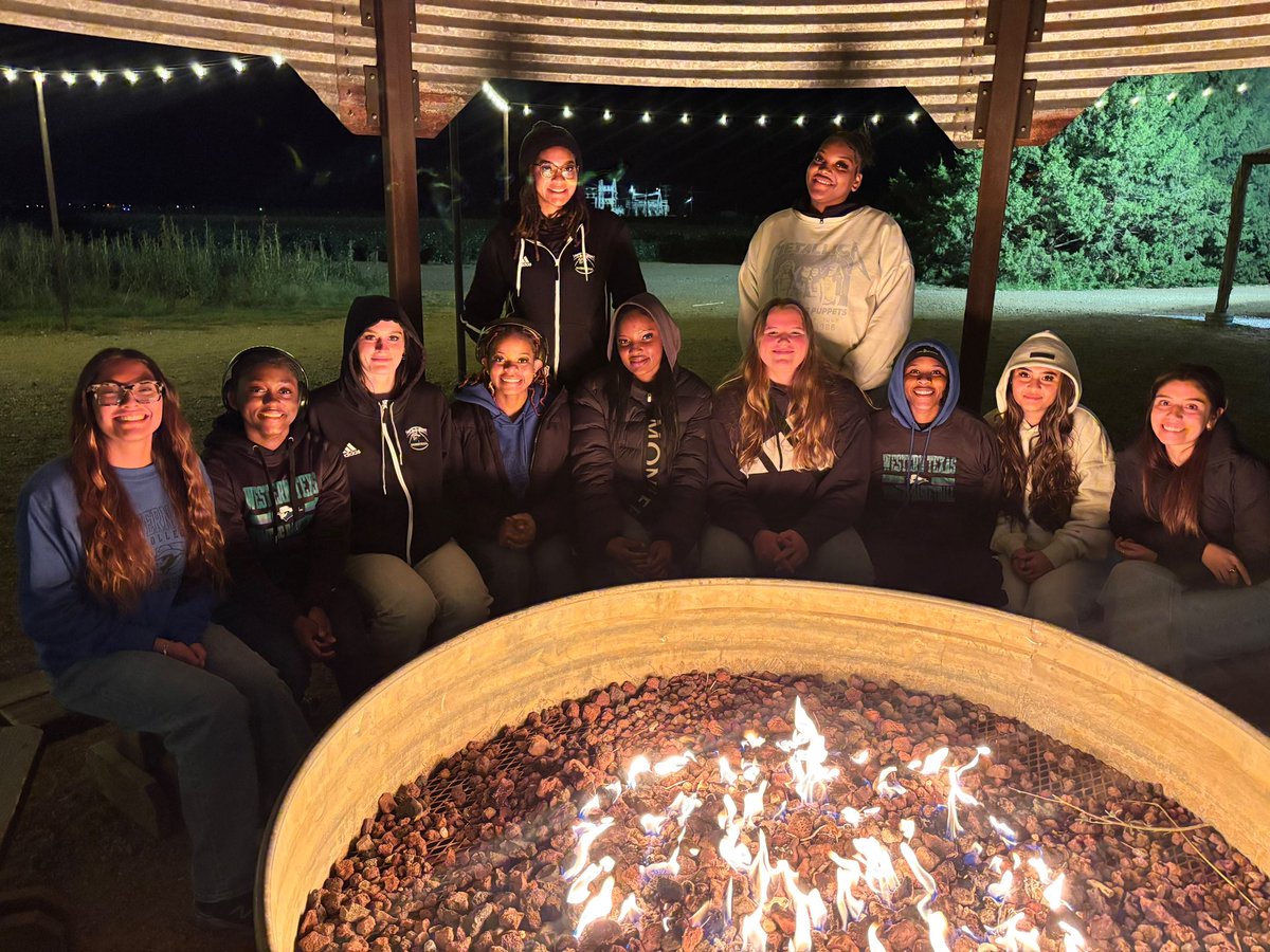 WTCHoops's tweet photo. Good weekend✅
Team Bonding✅

#GoLadyWesterners #WTCWBB https://t.co/DHNDlS8qVt