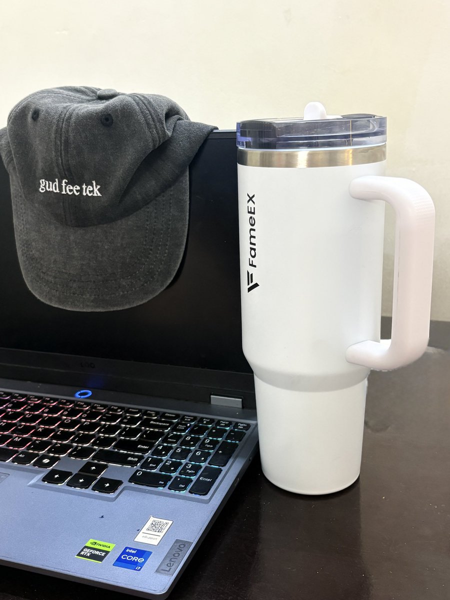 ArchieHashani's tweet photo. @token2049 merch acquired😌 https://t.co/pFkr9srZMS