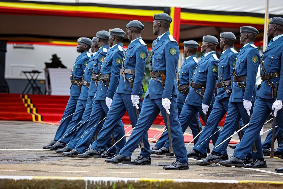 GCICsecurity's tweet photo. President Yoweri Kaguta Museveni has commissioned 280 Uganda People's Defence Forces (@MODVA_UPDF ) officer cadets, urging them to remain focused on their military careers and avoid distractions that could derail their service.
@cdfupdf 
@mkainerugaba https://t.co/qql1VvshhV