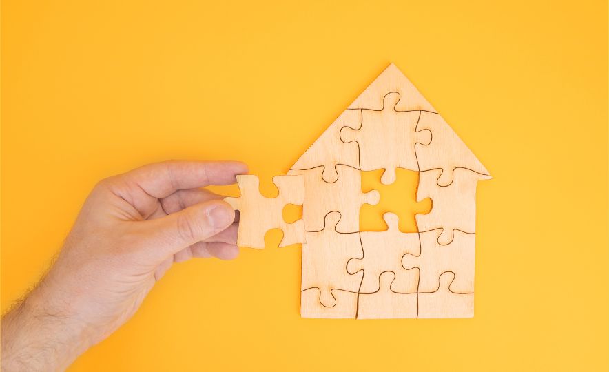 Bankinter's tweet photo. 🏡🔑 ¿Has encontrado la casa que estabas buscando? ¡Enhorabuena! Ahora toca conocer uno de los pasos clave antes de convertirla en tu nuevo hogar.

✍️ El contrato de arras es uno de los pasos más importantes en la compraventa de una vivienda:  ¿Cuánto dinero hay que entregar? ¿Qué pasa si el comprador o el vendedor se echa atrás? ¿Y qué diferencias hay entre los tipos de arras?

Descubre todo lo que necesitas saber antes de firmar en el Blog de @Bankinter 👇

https://t.co/WDgpQ3wXWB