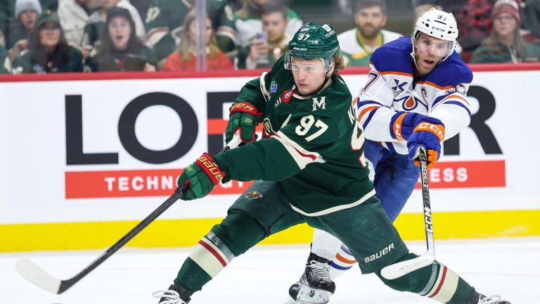 PredictEX's tweet photo. MCDAVID AND KAPRIZOV, BOTH NAMED THREE STARS OF THE WEEK, PLAY EACH OTHER TONIGHT.

Oilers at Wild. Edmonton’s unbeaten in regulation. https://t.co/QozoliyClO