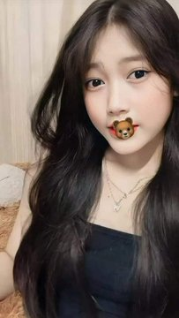 Rlowla's tweet photo. 现在是22:40分、新拍的                  

有人想要锐评一下我23岁的福嘛😌                 

（拒绝人机）赶紧看，我要删了    

    真没有🚪流言 1 我真给呀 https://t.co/NXK1gsvogX