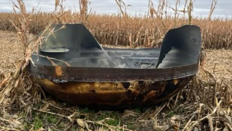 RCScience's tweet photo. "About a month ago, a Chinese rocket took off from a remote spaceport in the Gobi Desert, released 10 satellites into orbit, then reignited its engine and put itself on a trajectory to rain down debris over the American Midwest." via @arstechnica  https://t.co/0489RQKKmH https://t.co/8DsEj5Heao