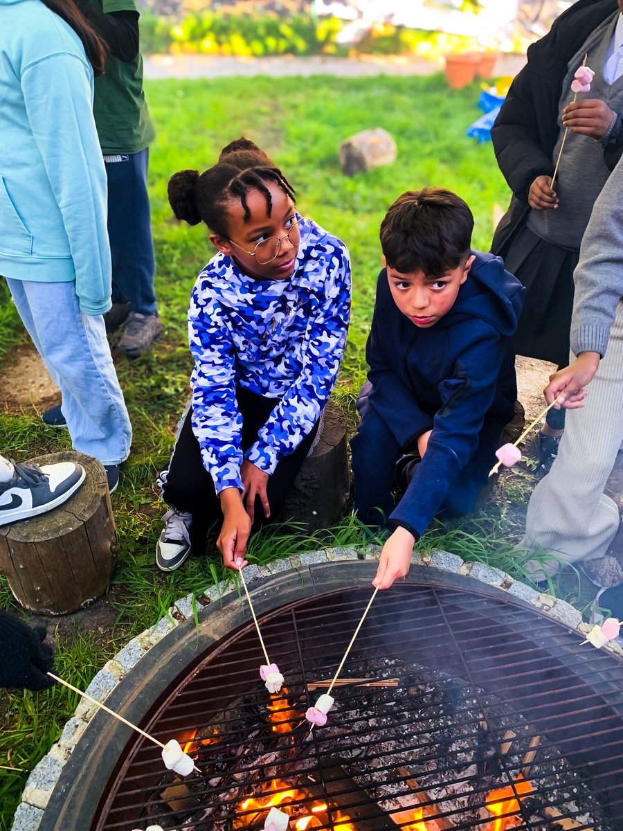 HighTreesCDT's tweet photo. 🎃 Half-term fun starts here!🛝

📆 Monday 26 – Thursday 29 October
⏰ 9am–4pm
📍 Tulse Hill Adventure Playground, Greenleaf Close, Tulse Hill, SW2 2EY

📩 To register click the link: Activities for young people – High Trees

#HighTrees #TulseHillAdventurePlayground #HalfTerm https://t.co/6QEIMRPeSk