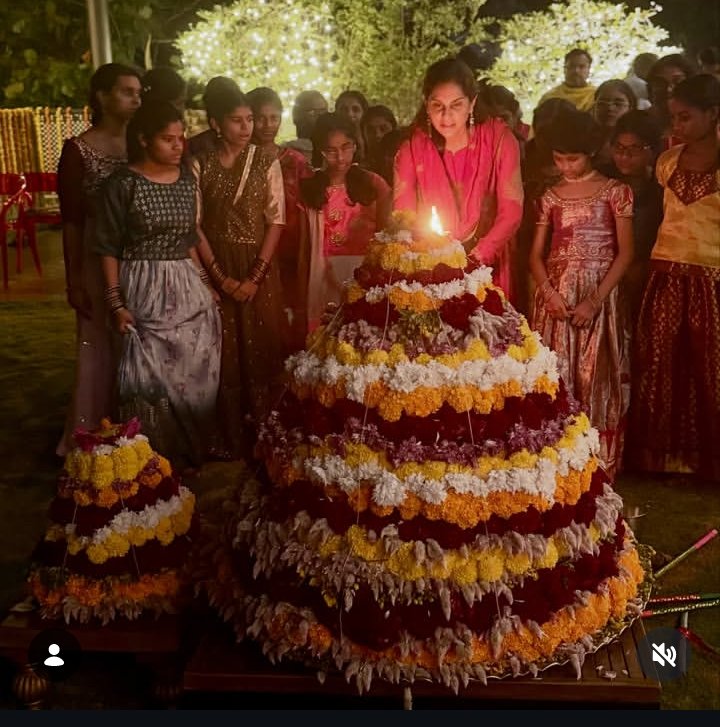 RamCharanFansX's tweet photo. Bathukamma Celebrations at #RamCharan House 🔥

#RC17 https://t.co/yu2r9HFWRt