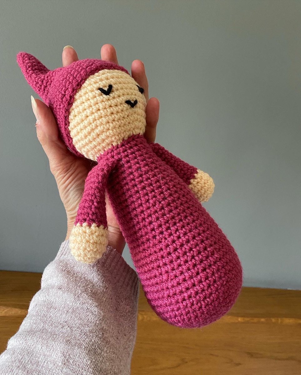 Tanyawarren's tweet photo. This sweet little sleepy baby doll is available in my Etsy shop! A delightful friend for your little one 😍👶 Shop now at https://t.co/AEK4P6GvtN

#handmade #ukmakers #firsttmaster #MHHSBD https://t.co/GvVDolo3j3