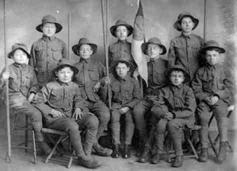 HowSxGotScrewed's tweet photo. They invented team sports & men’s clubs to keep guys from becoming #Queer. They brought us #BoyScouts, #physed, #teamsports, the #YMCA, #misogyny & the #SpanishAmericanWar. The Y’s Rev. Frank Crane, was overjoyed about “the sudden growth of the tremendous war spirit in America”. https://t.co/1NHF9ZZW5T