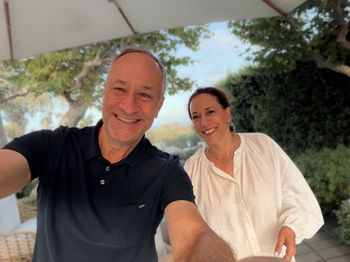 DouglasEmhoff's tweet photo. Happy birthday to my amazing wife @KamalaHarris!! Love our life together very much, Dougie ❤️❤️ https://t.co/bmOYhiUPXh