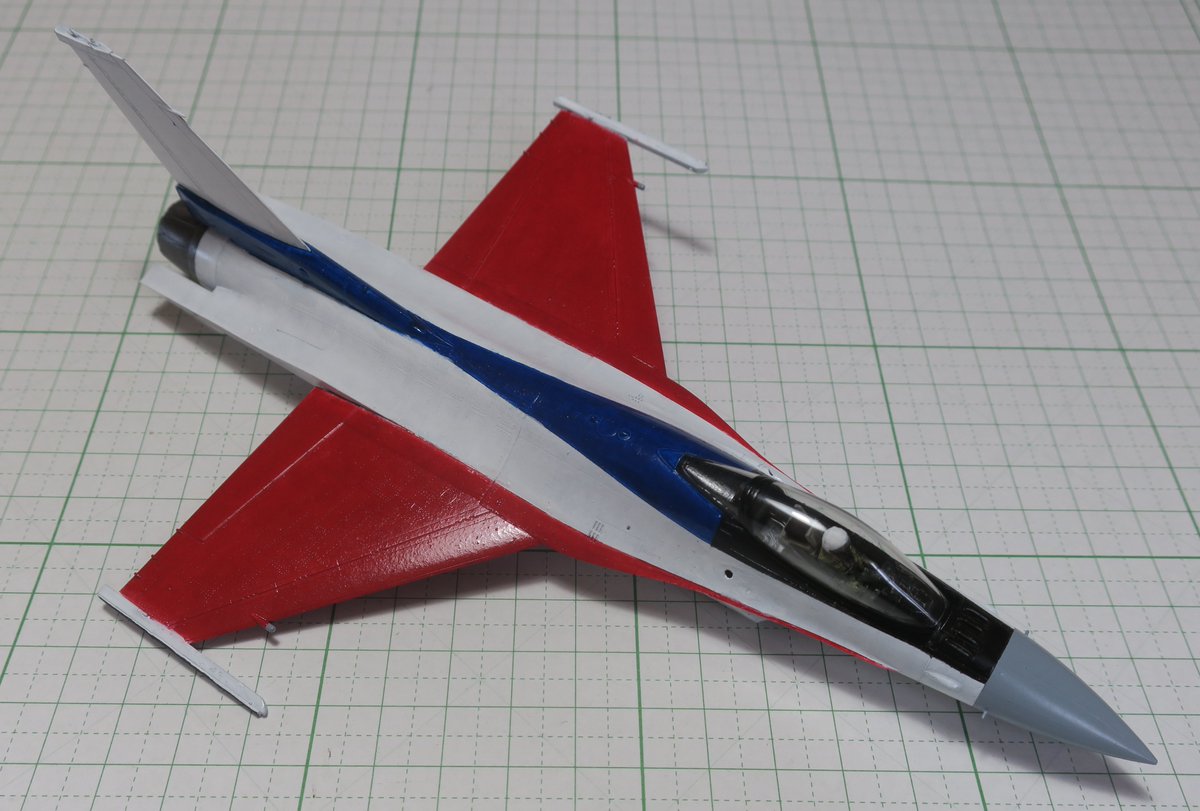 nyoshinori's tweet photo. #tamiya F-16CJ Block 50(その17)。キャノピーを塗装。その他、気になるところを修正して、機体上面の塗装は一旦終了。#airmodel #scaleaircraftmodel #scaleaircraftmodelling #scalemodel #scalemodelling #straightfromthebox #スケールモデル #模型 #素組み #飛行機模型 #牛歩モデリング https://t.co/k6N6LbyMUC