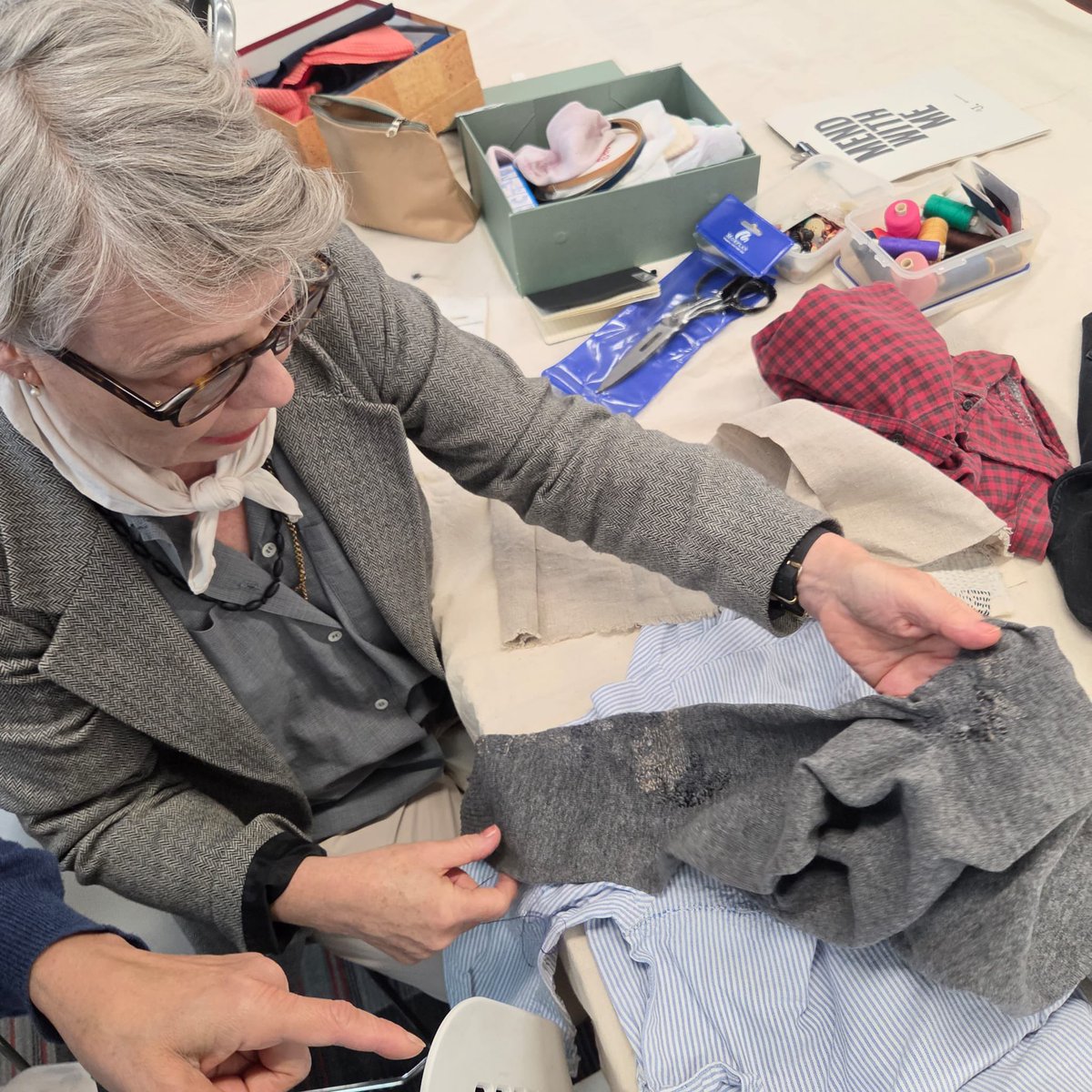 WoolwichLibrary's tweet photo. We had an incredible time at #WoolwichLibrary with Loanhood on Saturday! As part of Circular Economy week, people were able to bring clothes to swap to give items a second life and take home a preloved treasure. Thank you to everyone who came along! #LoveYourLibrary https://t.co/n43TfMfxpQ