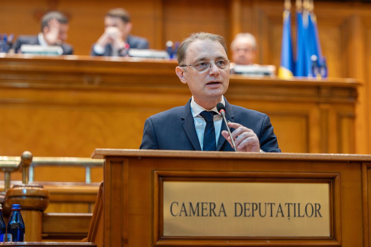 LucaNiculescu's tweet photo. I thank the Romanian Parliament for today’s vote of confidence. Romania’s stability and European path remain our priorities.

Our focus is clear: sound fiscal management, structural reforms, effective absorption of EU funds, and continued progress towards OECD accession.

We are ready to work closely with our partners to turn these priorities into tangible results.🇷🇴🇪🇺