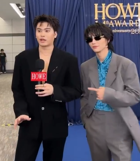 Hunda_JS14's tweet photo. ฝรั่งวอแวมาก https://t.co/dZUoKjhJd6