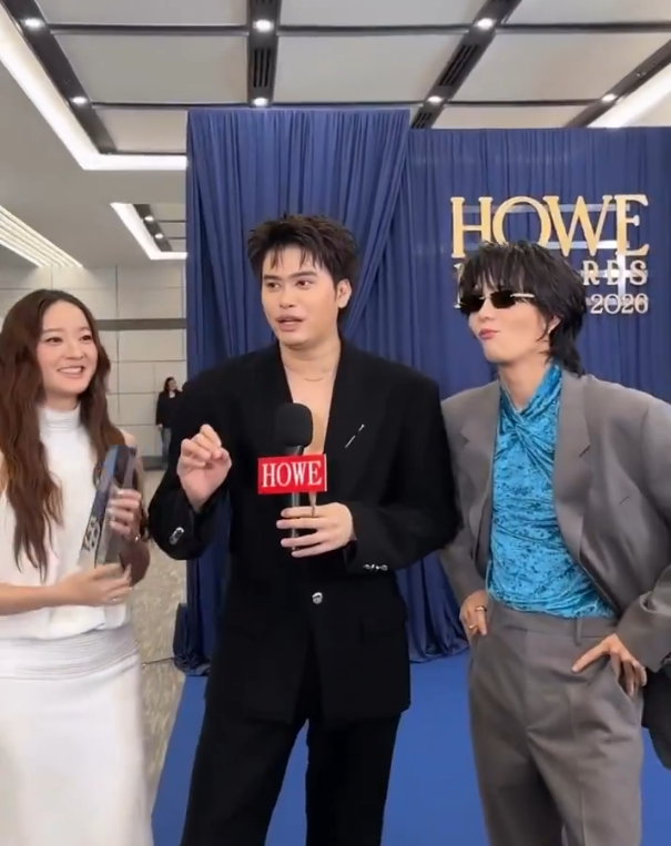 Hunda_JS14's tweet photo. ฝรั่งวอแวมาก https://t.co/dZUoKjhJd6
